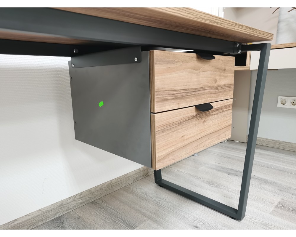 Стол письменный на металлокаркасе с тумбой Гринвич-7